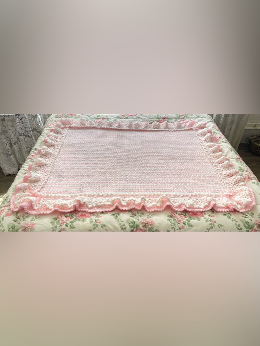 Vintage Crocheted Baby Blanket Afghan Pink & White w Bows Dbl Ruffles 40x50 - Picture 3 of 9